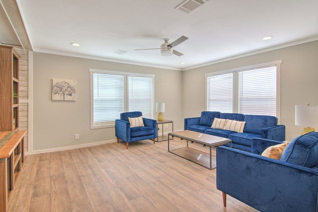 Bella 9876 interior home features