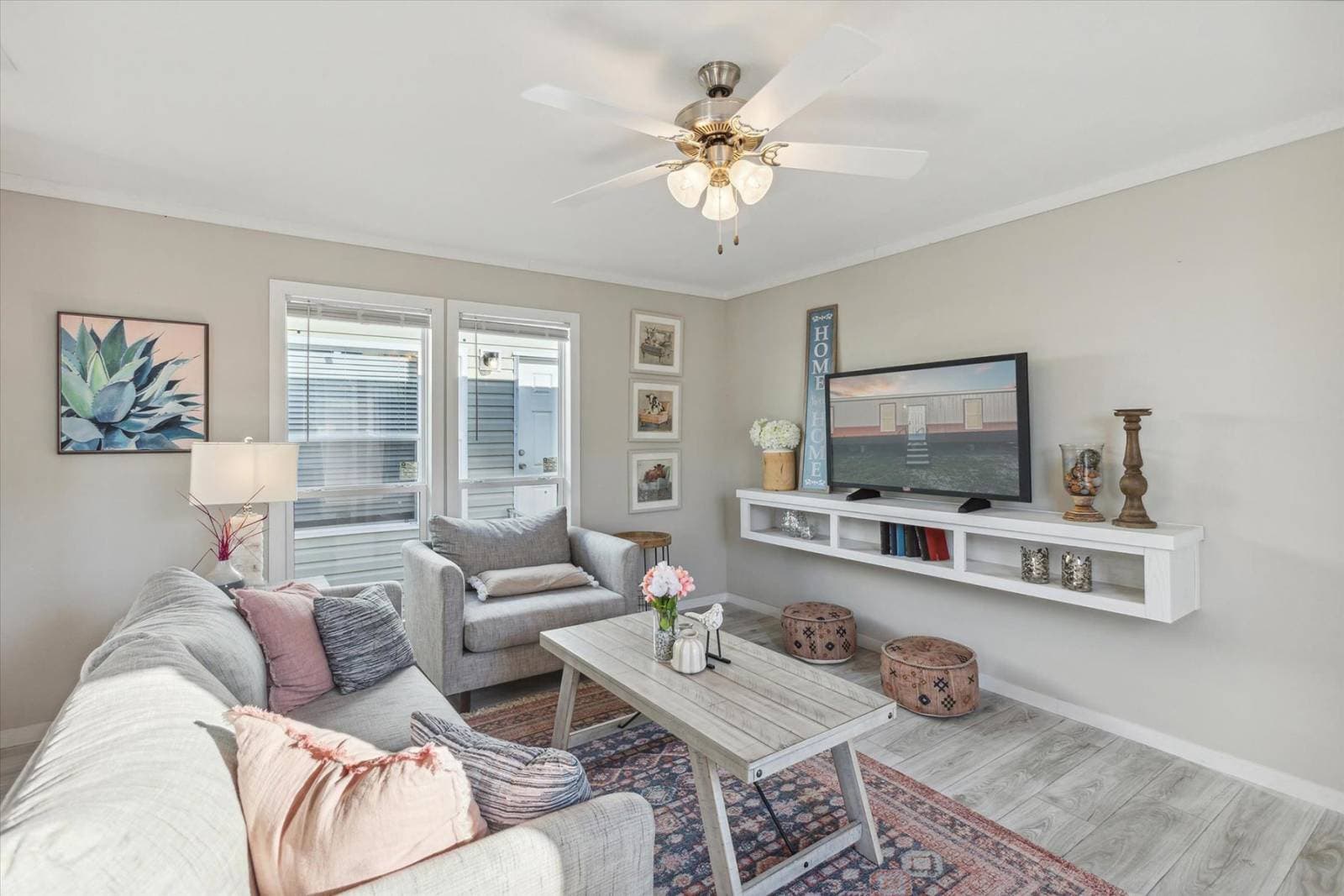 Rm1676c interior home features