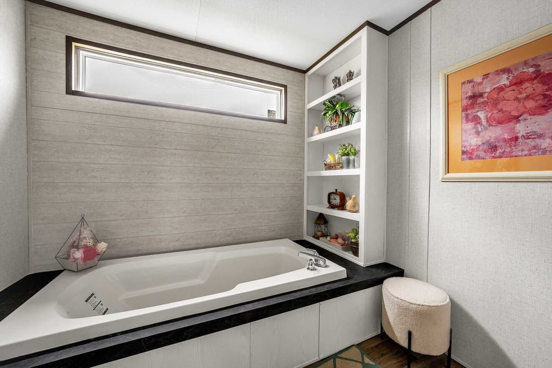 Pinnacle 28483p bathroom home features