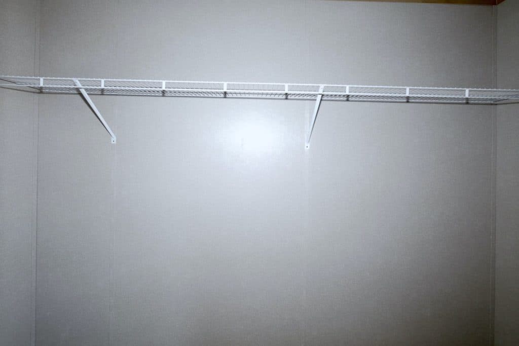 Columbia 9344 interior home features