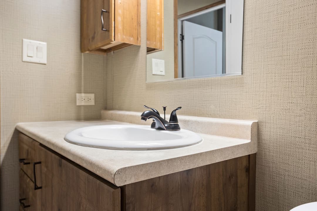 Classic c-1868-32a bathroom home features