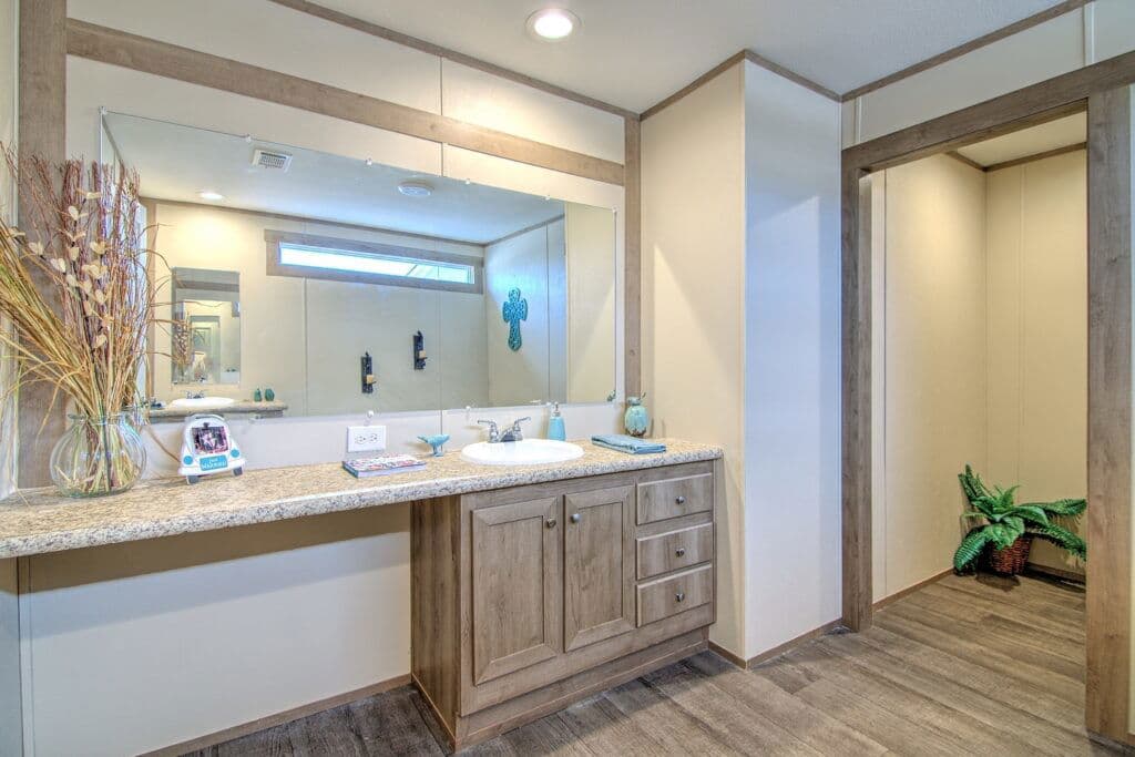 Vela 9456 bathroom home features