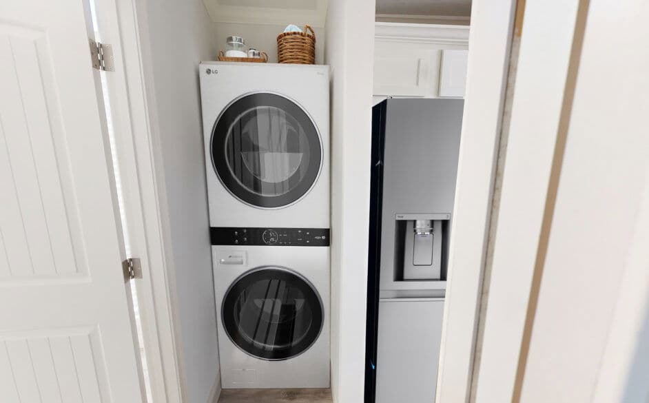 Sparrow c34ep8 interior home features