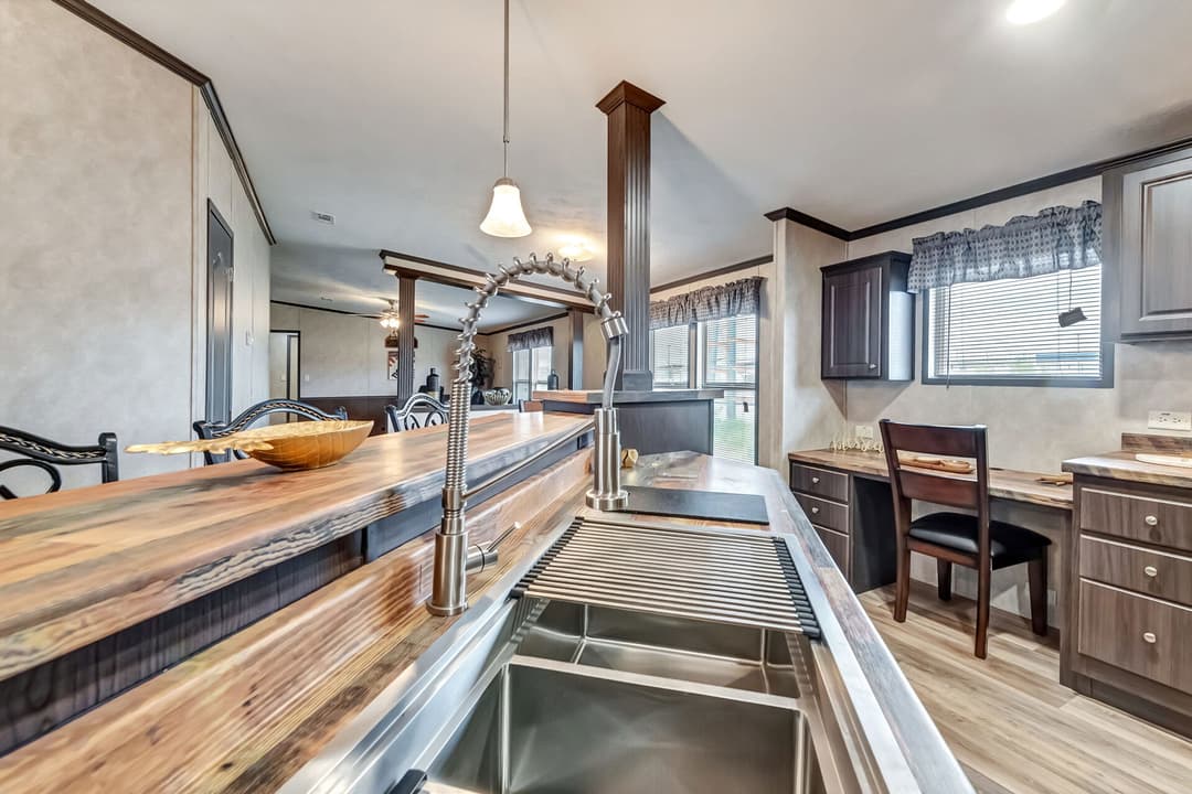 Classic c-3280-42.5b kitchen home features