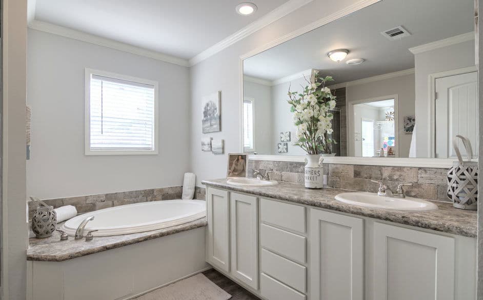 Boerne 5067 bathroom home features