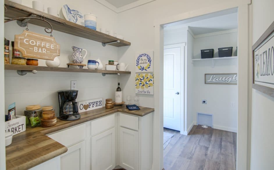 Pearl 6370 interior home features