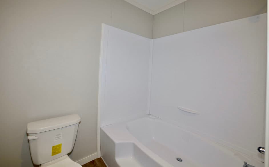 Pegasus 9340 bathroom home features