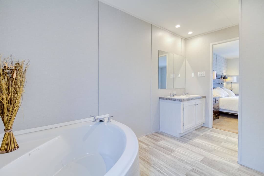 Rm2848a bathroom home features