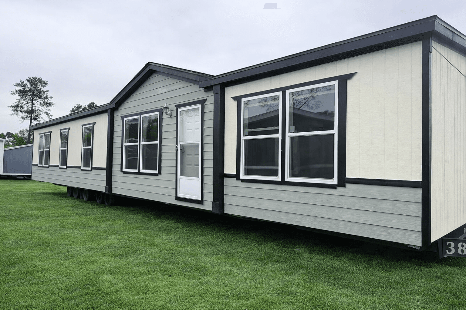 Scorpio 9469 exterior home features