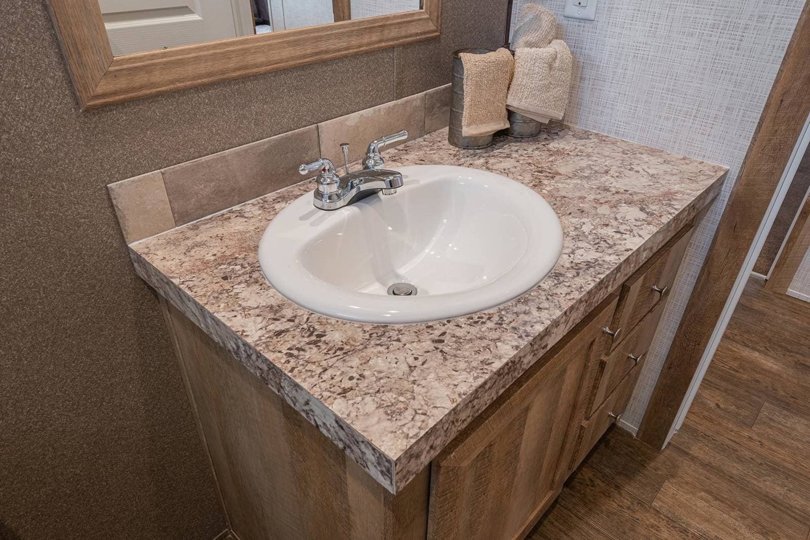 Csd2852j bathroom home features