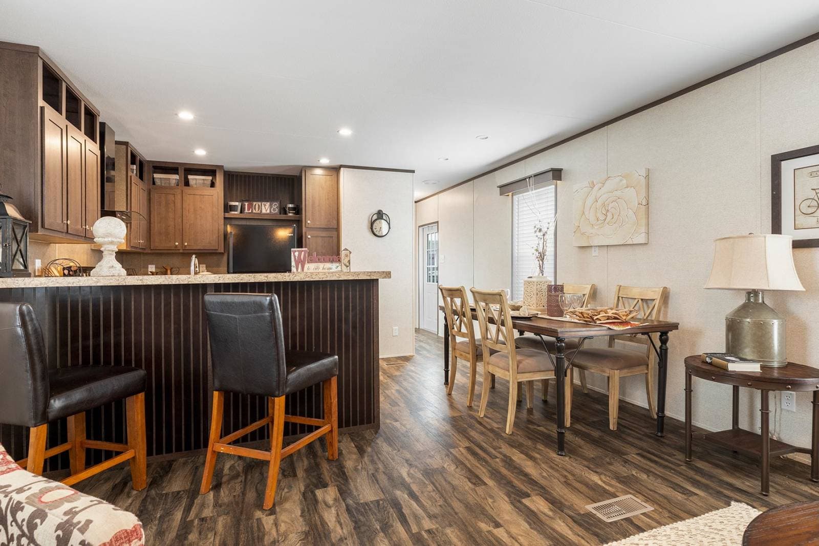 Cs1660a interior home features