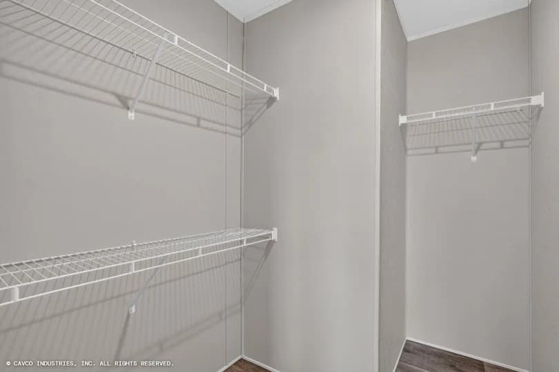 Valuhomes 28564p bedroom home features