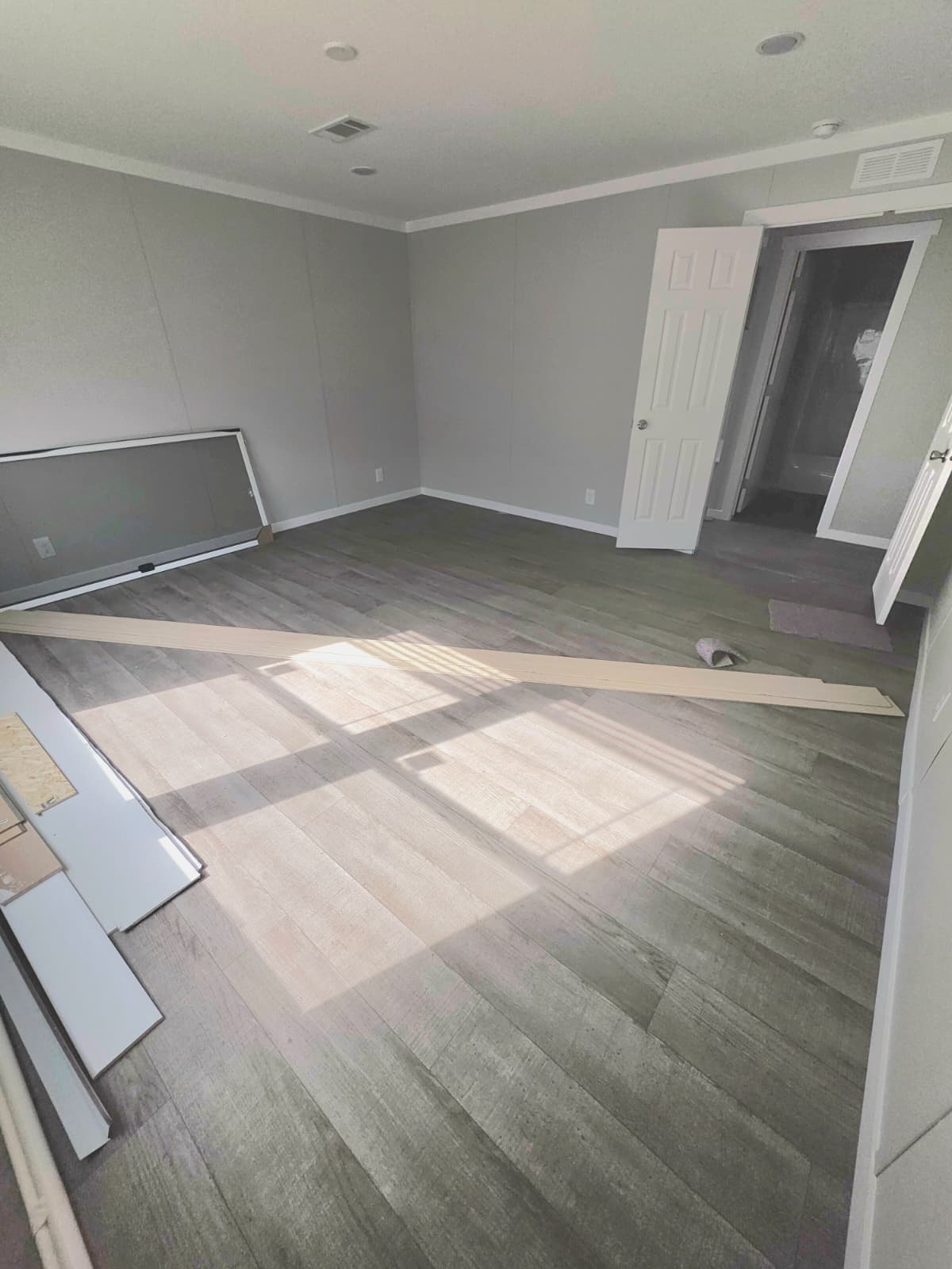 Scorpio 9469 interior home features