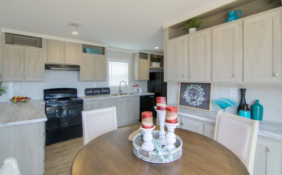 Coyote ridge 331 kitchen home features