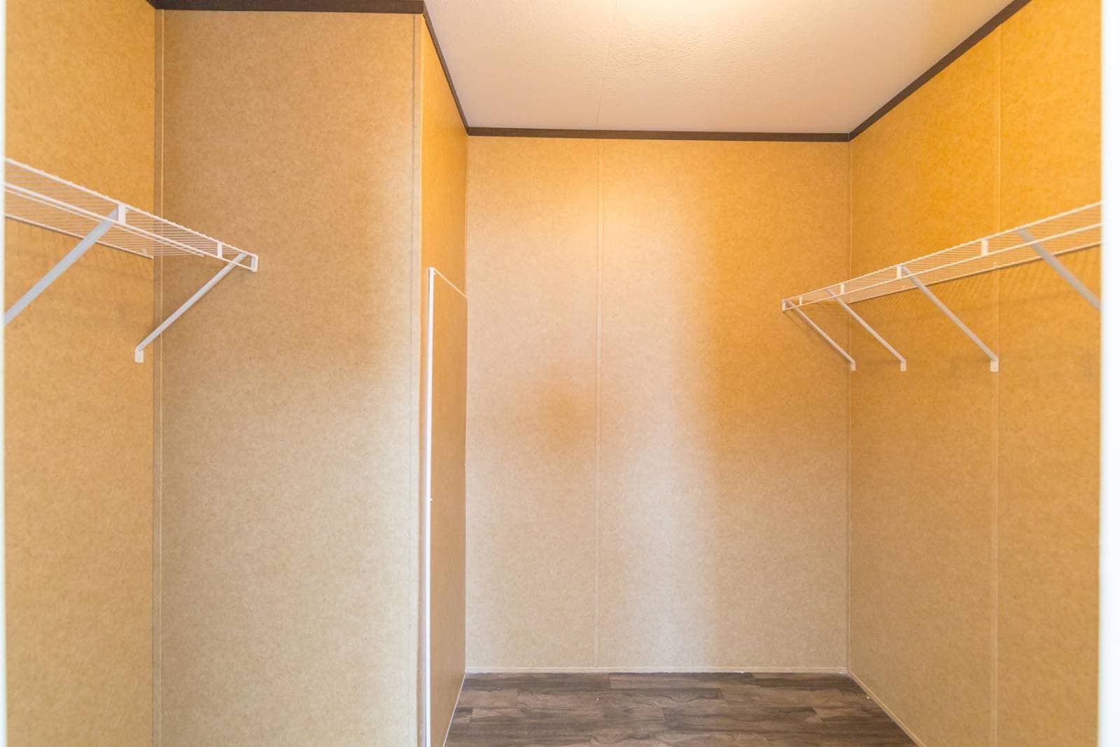 Cs1672a interior home features