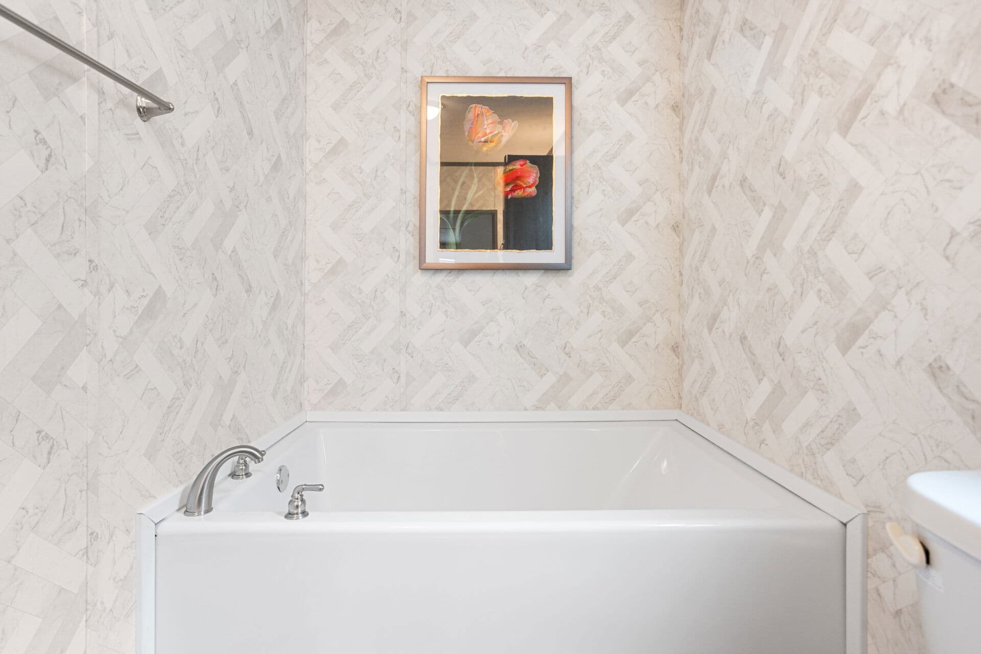 Classic c-3252-32d bathroom home features