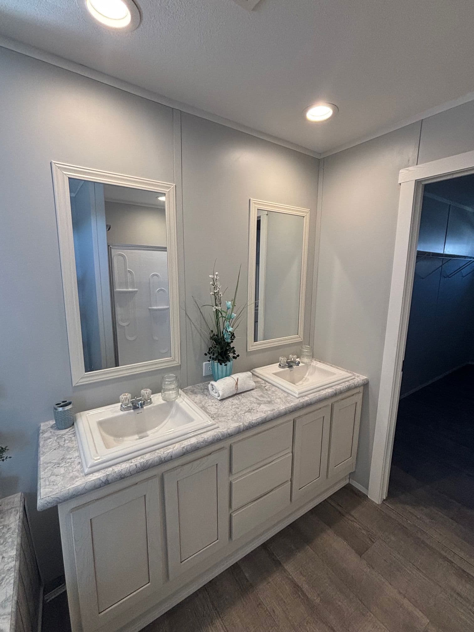 Oak creek - 9357 (clearance) bathroom home features