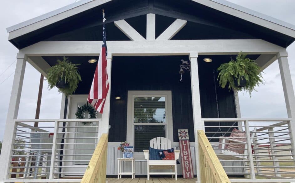 Mockingbird d54ep8 elevation and exterior home features