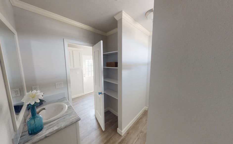 Radiant d46dp8 bathroom home features