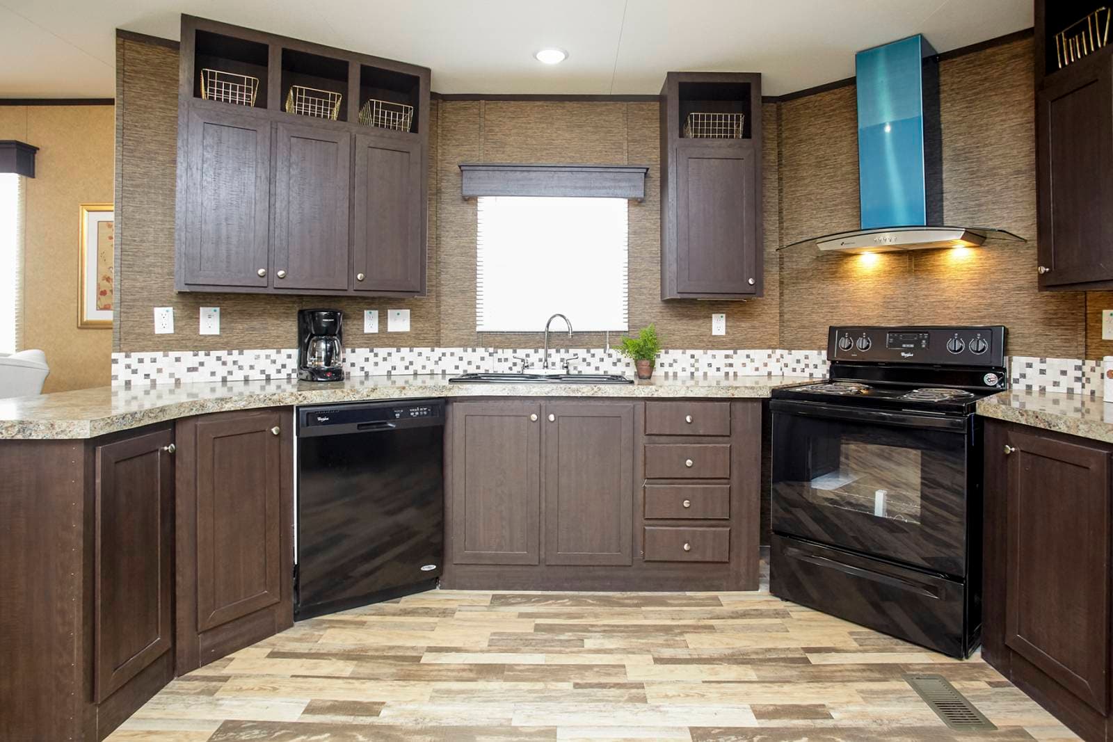 Cs1676c kitchen home features