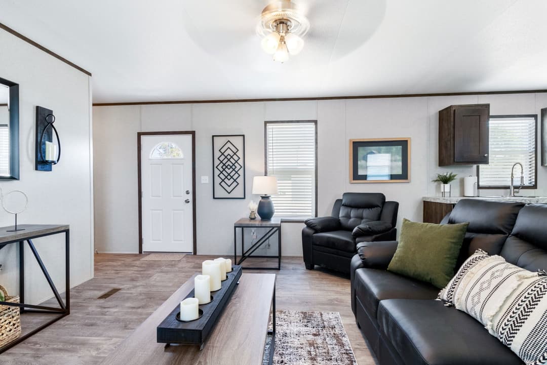 Tropic interior home features