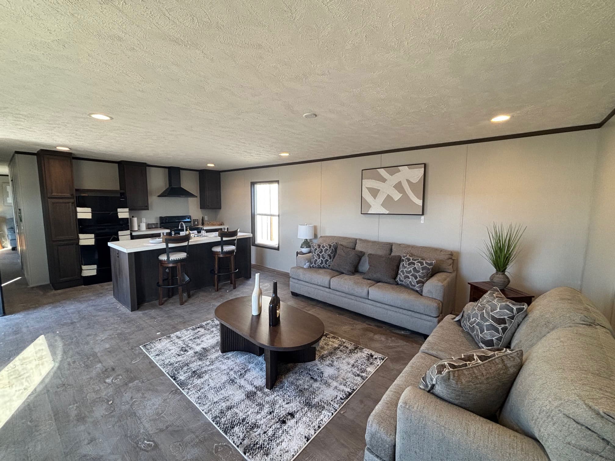 Balance (clearance) interior home features