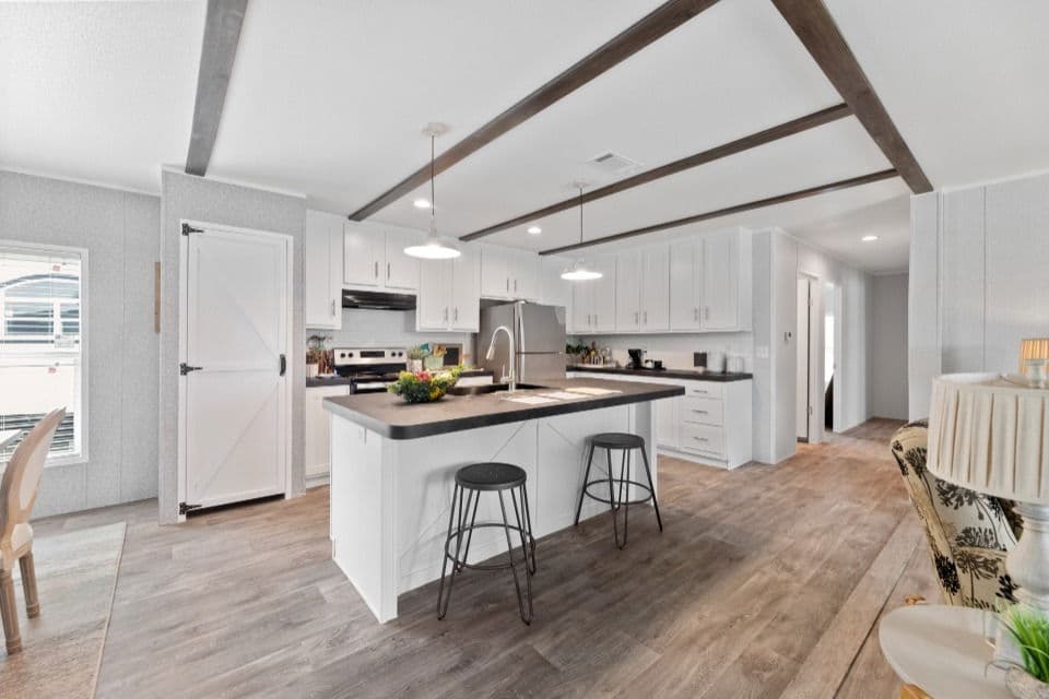 Pinnacle 28603p kitchen home features