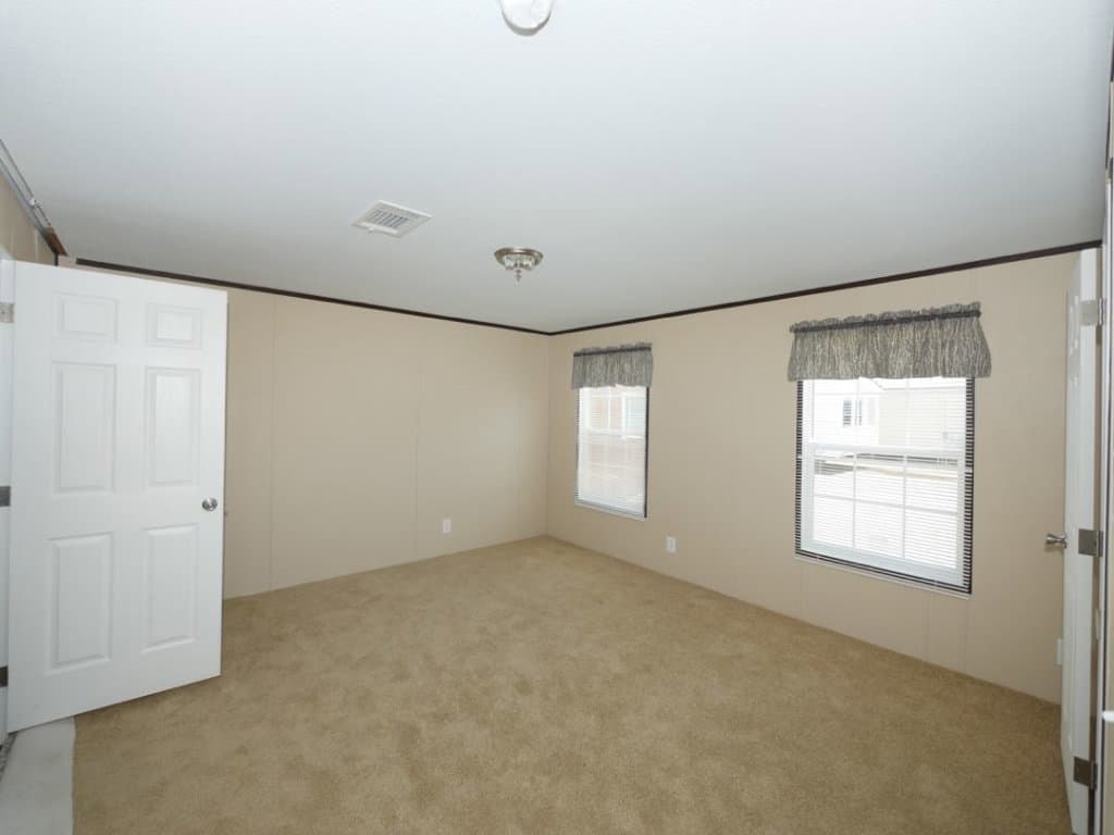 Beebe 2810 bedroom home features