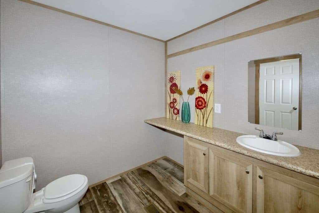 Columbia 9344 bathroom home features