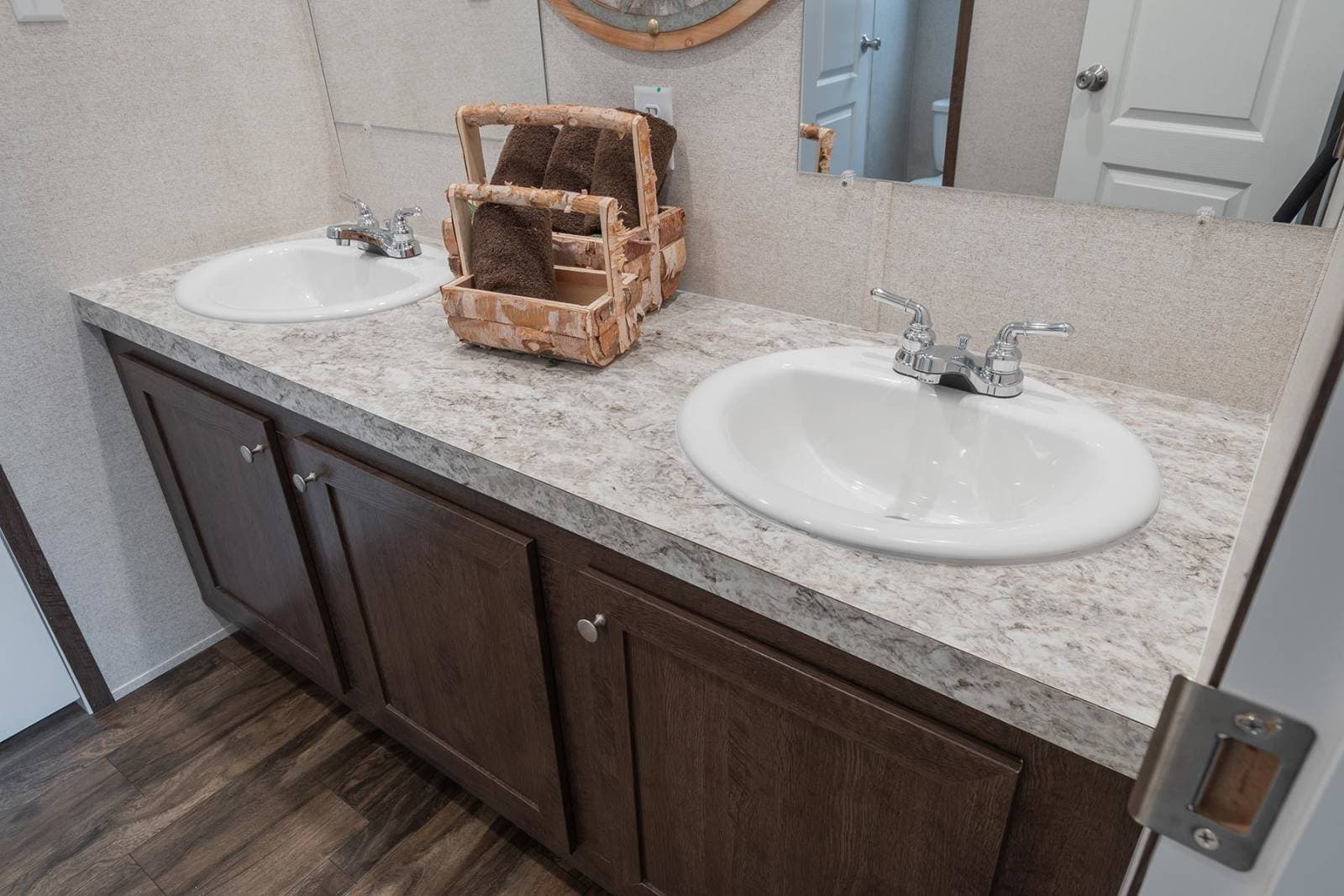 Nm3260f bathroom home features