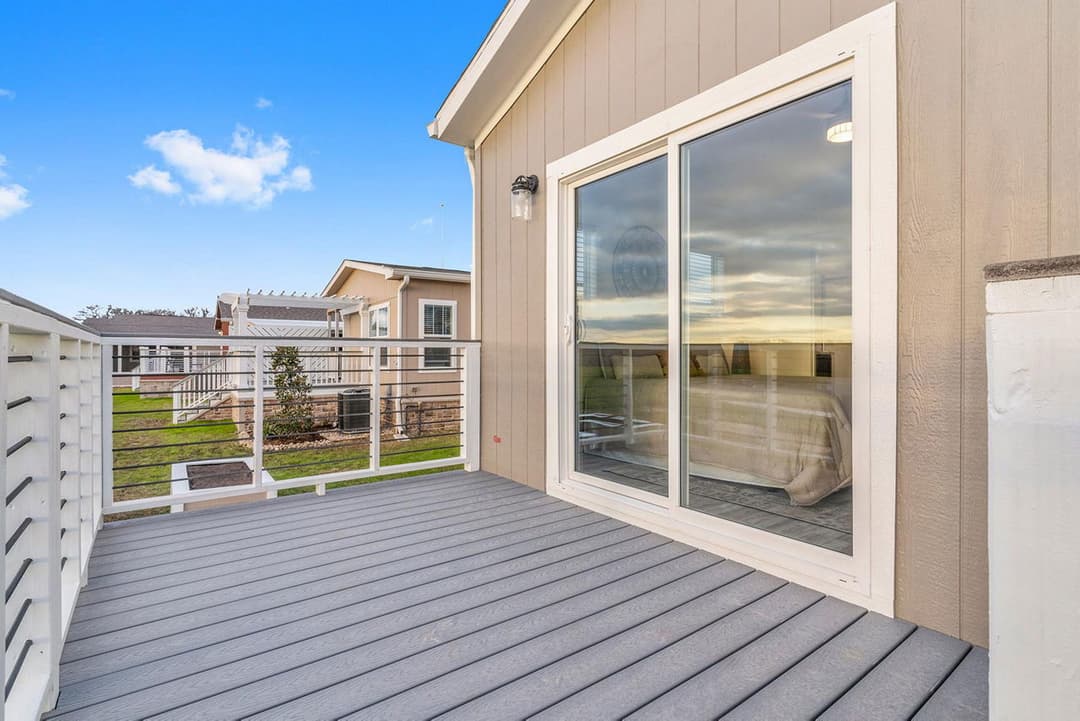 Innovation 1668h exterior home features