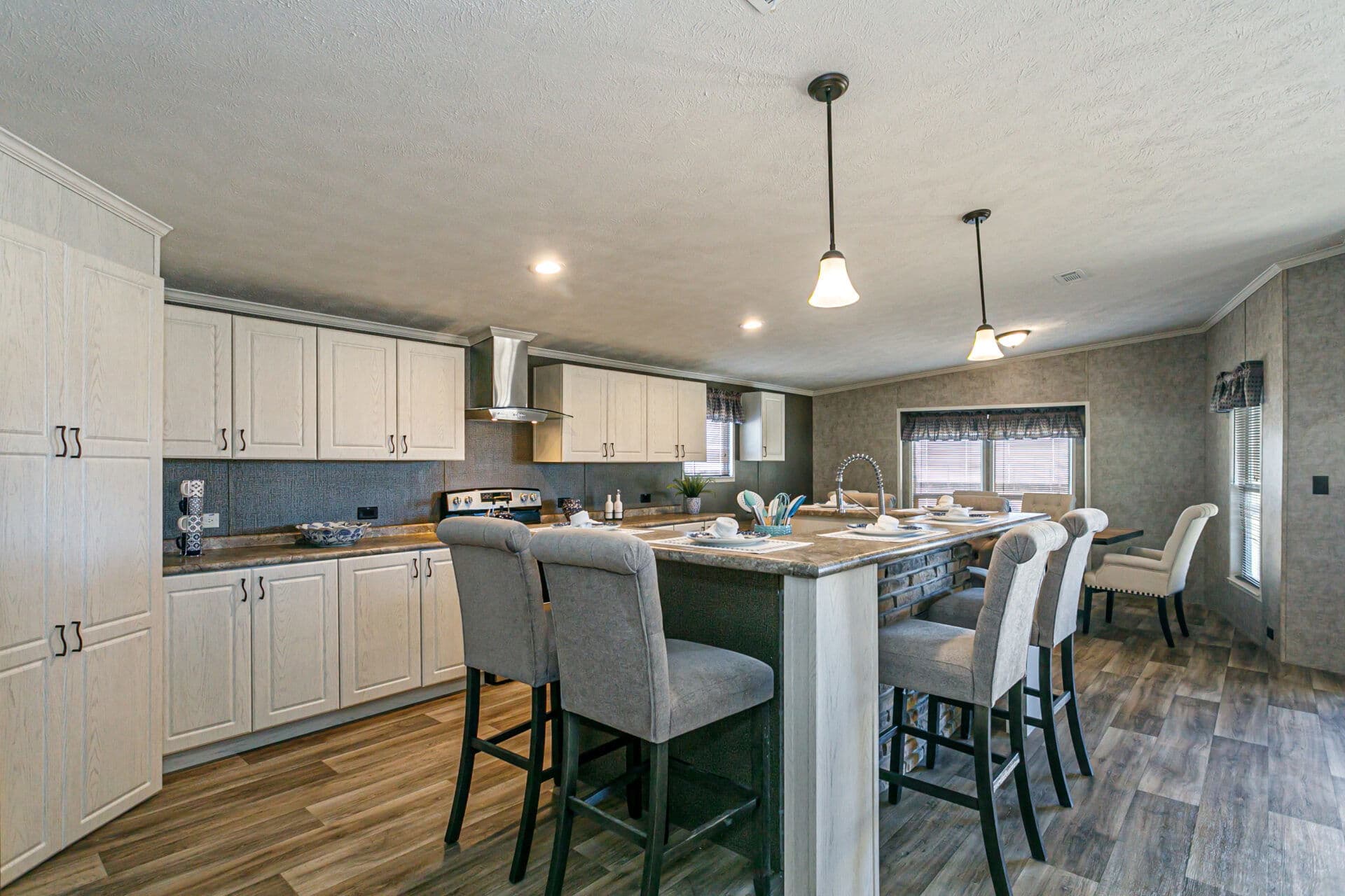 Classic c-3264-32bp interior home features