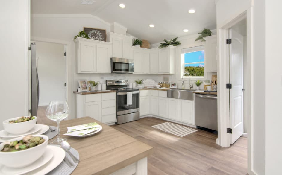 Opal 5663 kitchen home features