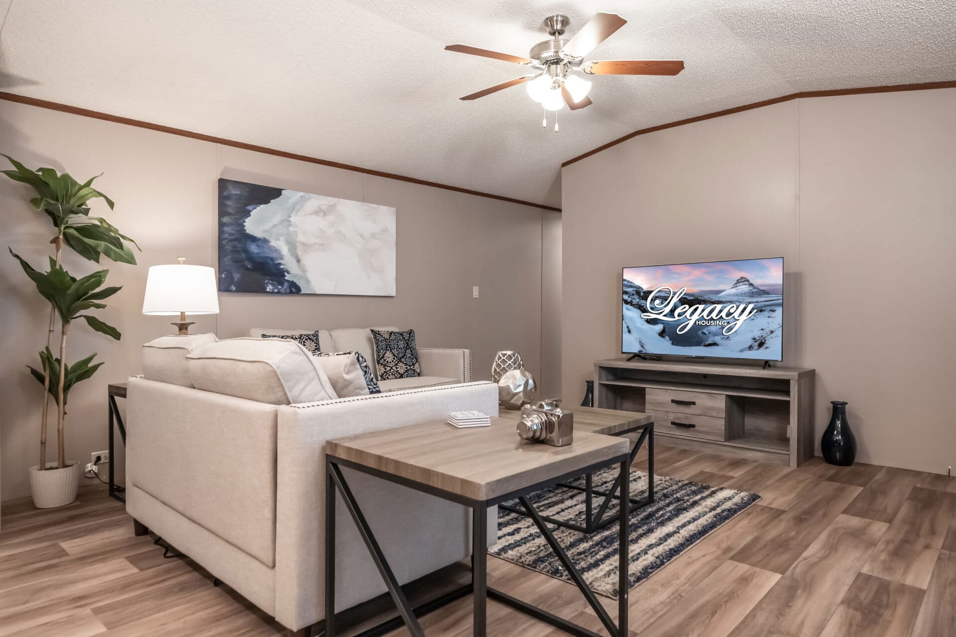 Classic c-1664-32c interior home features