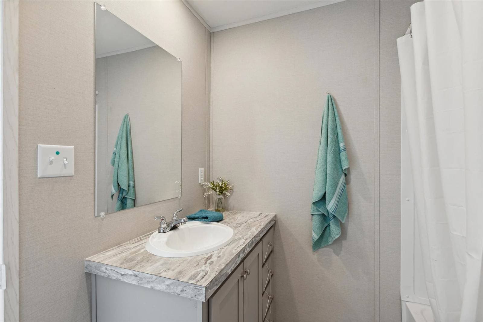 Rm1676c bathroom home features