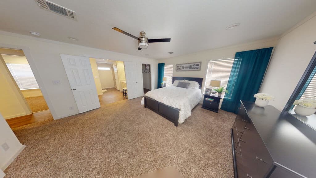 Turk t68c-p8 bedroom home features