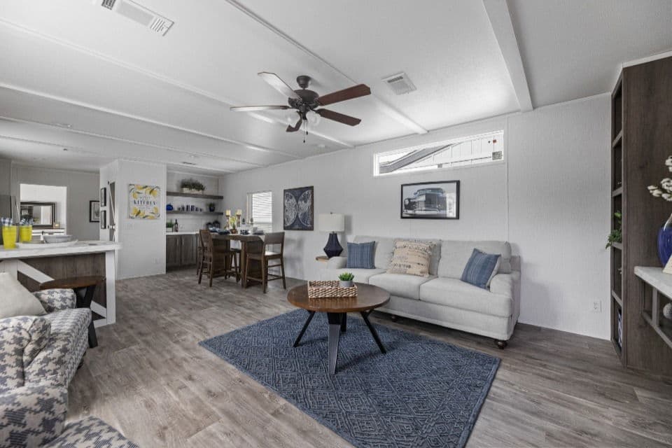 Pinnacle 16763p interior home features