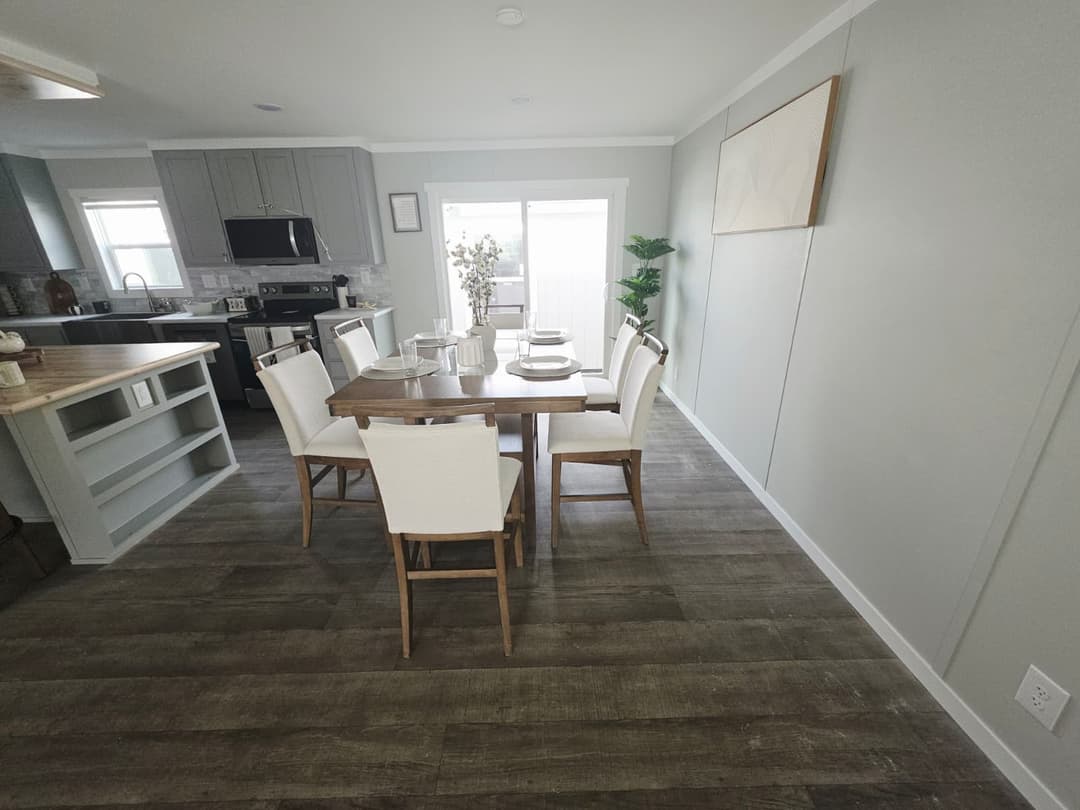 Scorpio 9469 interior home features