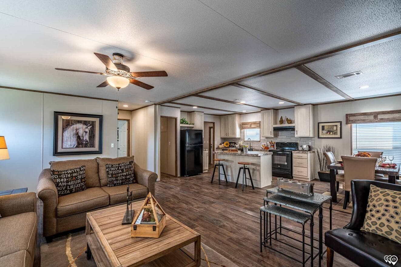 Pinnacle 28563p interior home features