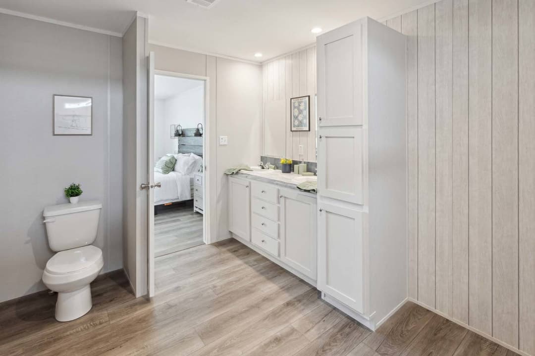 Nm3276a bathroom home features