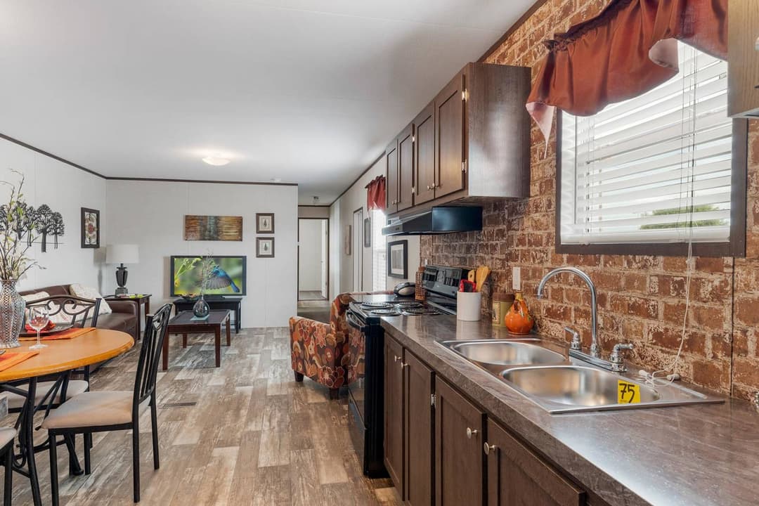 Rm1466a kitchen home features