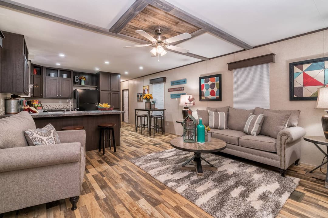 Cs1676g interior home features