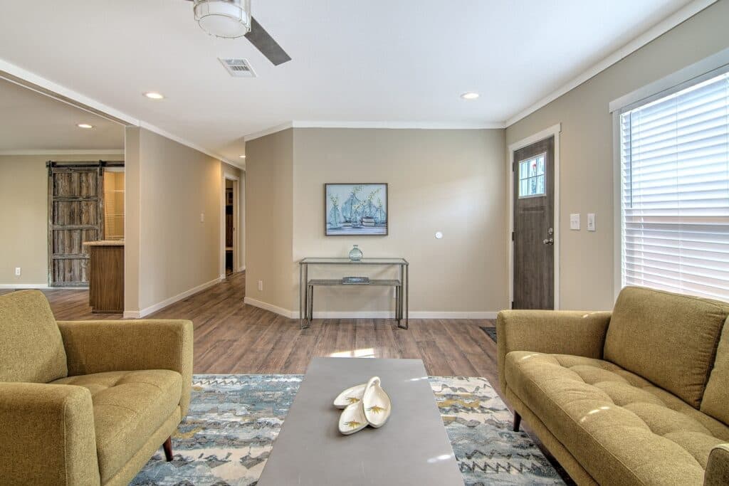 Bella 9876 interior home features