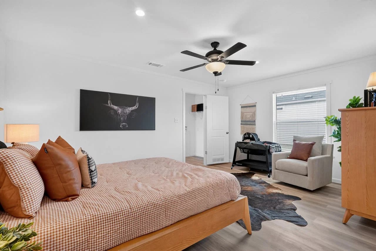 Nm2076a bedroom home features