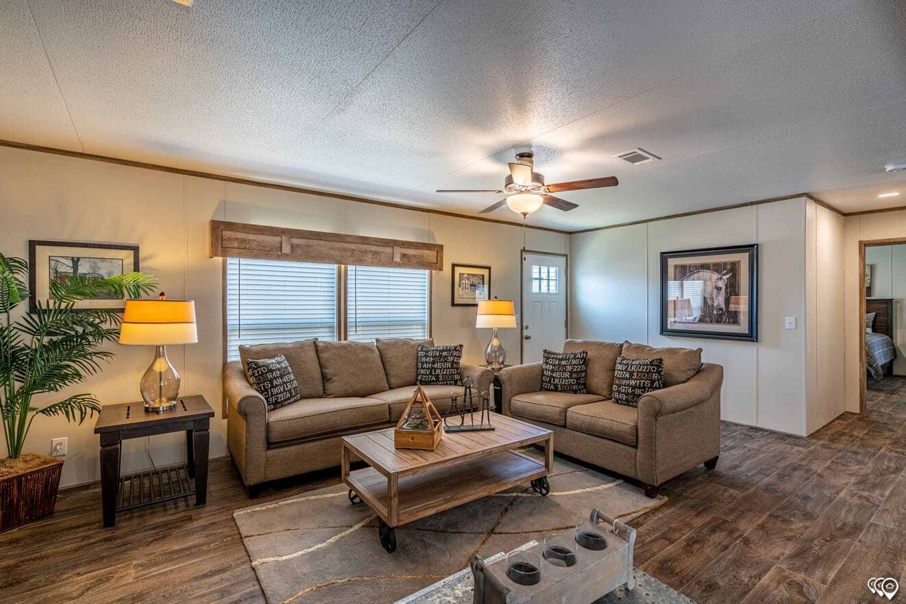 Pinnacle 28563p interior home features