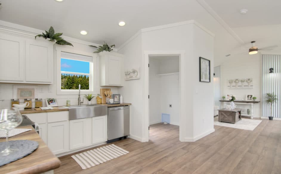 Opal 5663 interior home features