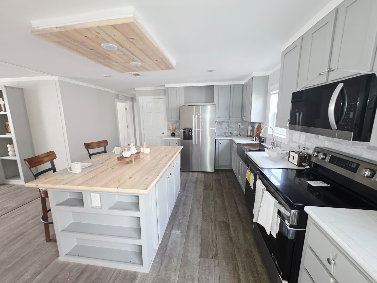 Scorpio 9469 kitchen home features