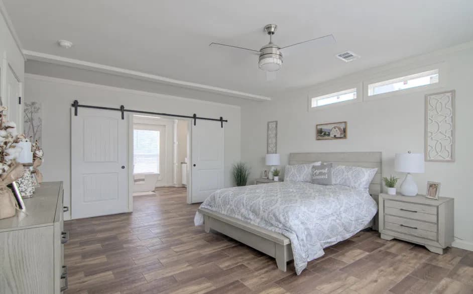 Oak creek homes bedroom home features