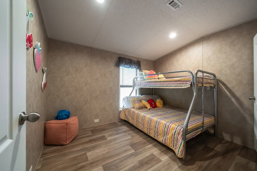 Classic c-1660-21fka bedroom home features