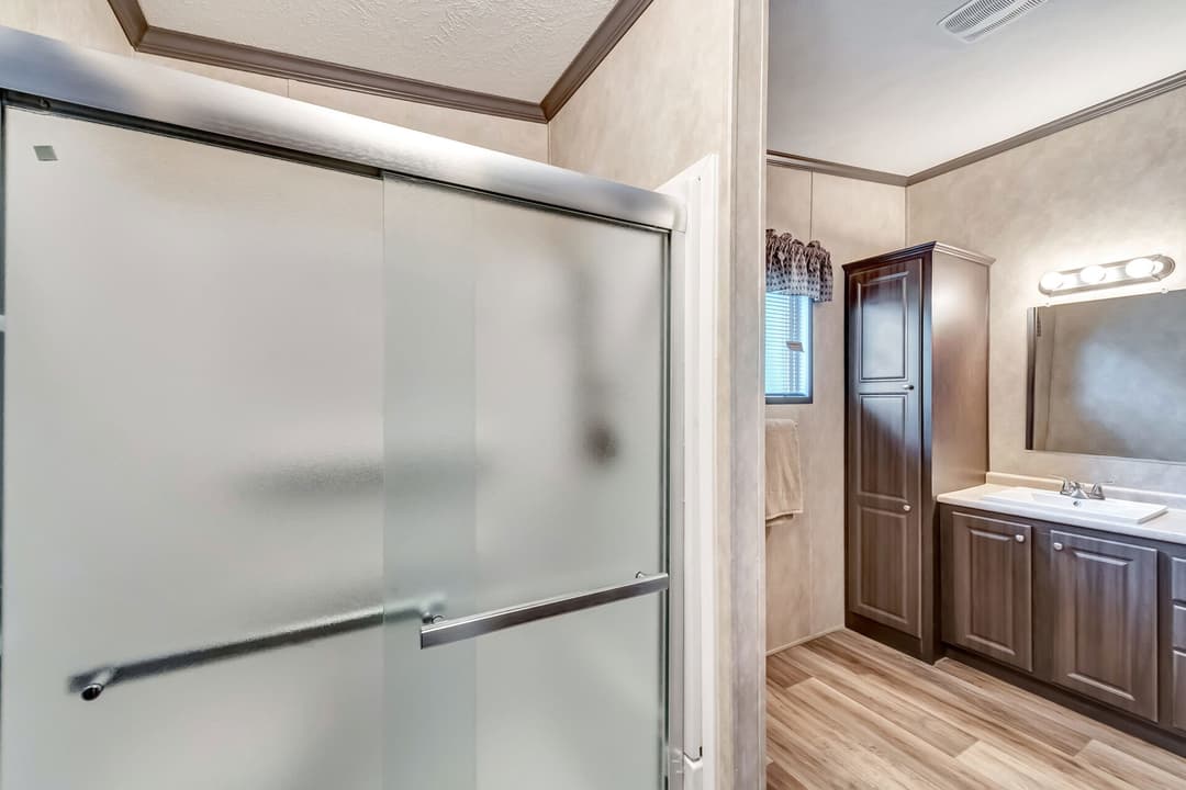 Classic c-3280-42.5b bathroom home features